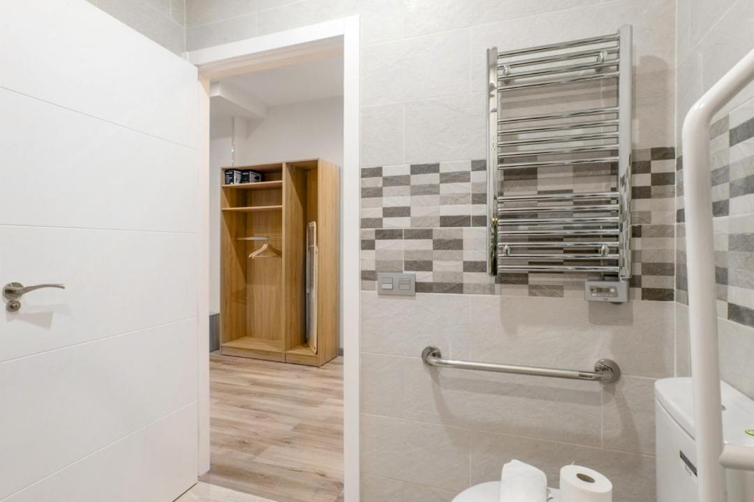 1 Bedroom 1 Bathroom Furnished - Justicia - Cozy - Mintystay มาดริด ภายนอก รูปภาพ